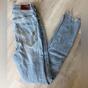 Hollister Ultra High-Rise Crop Super Skinny